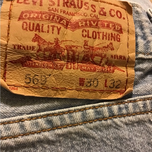 LEVIS MENS 569 DISTRESSED JEANS LOOSE STRAIGHT 30 x 32 VERY UNIQUE GUC LT WASH - Picture 3 of 3